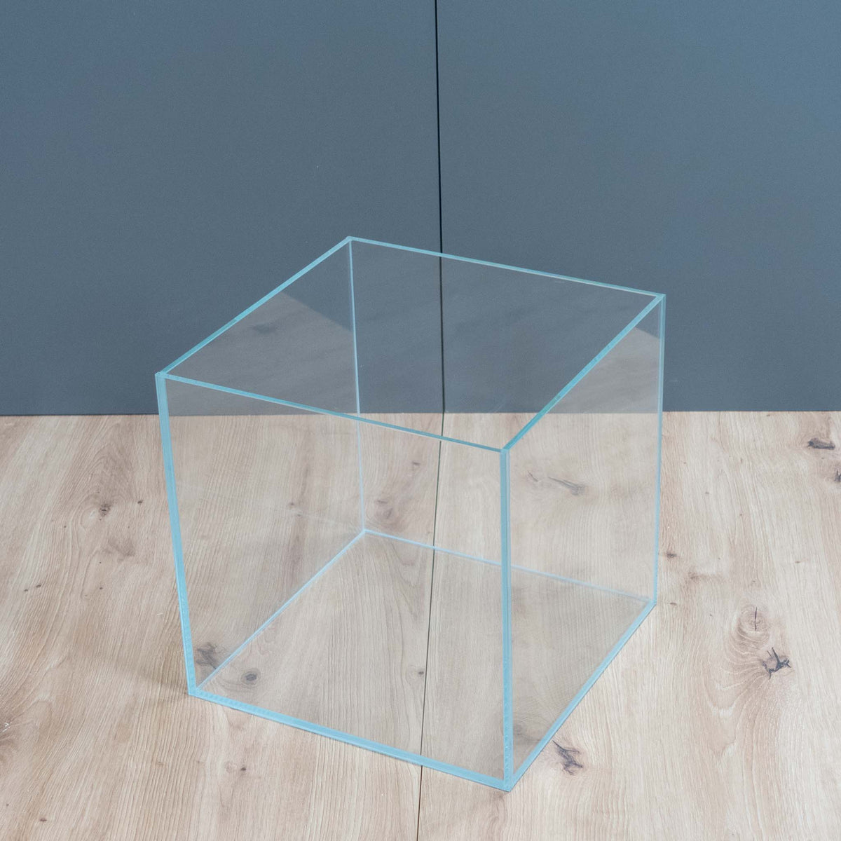 Ultra White Aquarium 30C