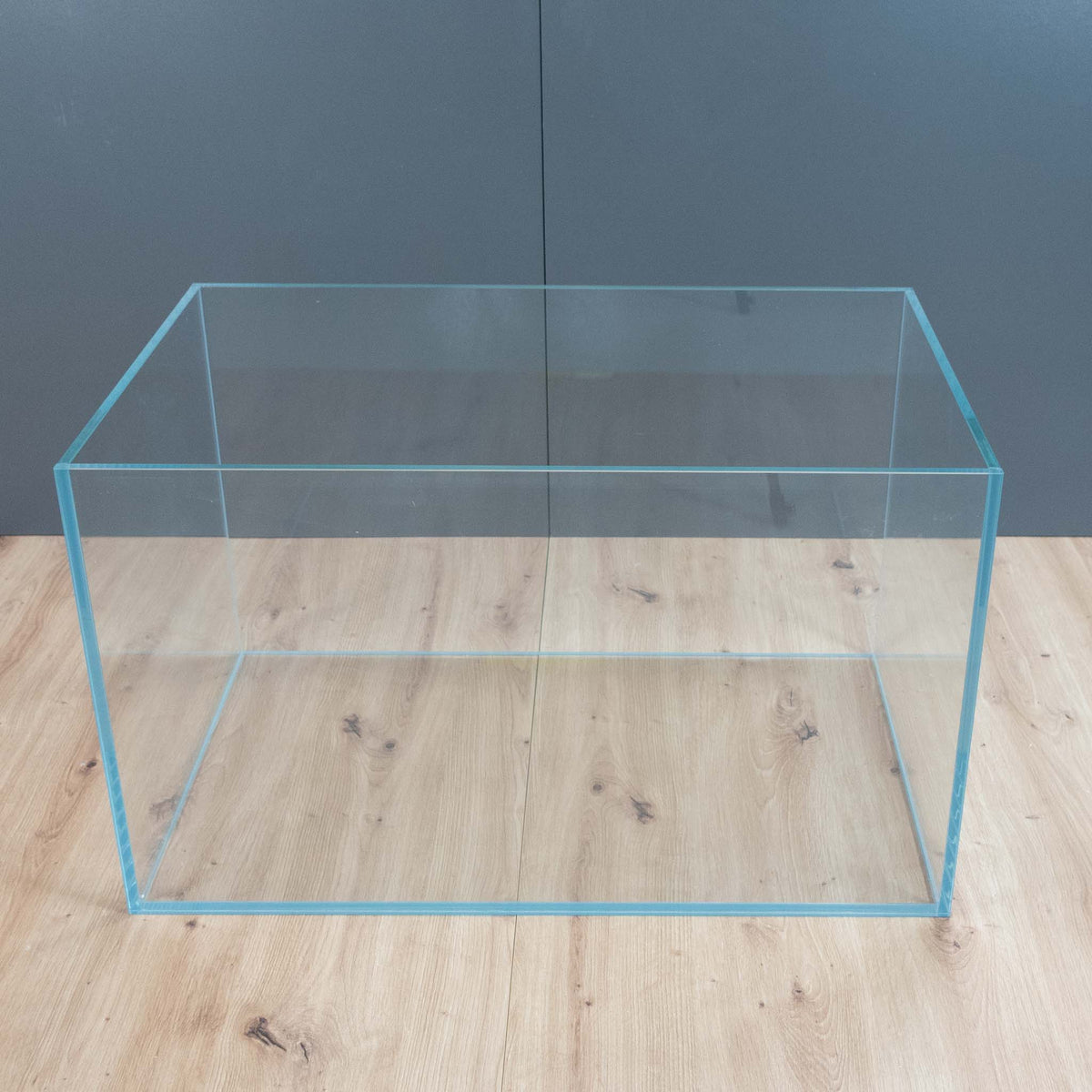 Ultra White Aquarium 75P