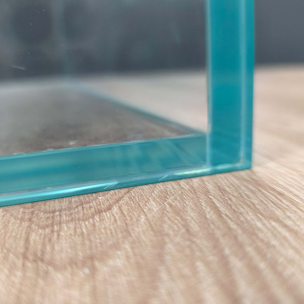 Ultra White Aquarium aus Weissglas