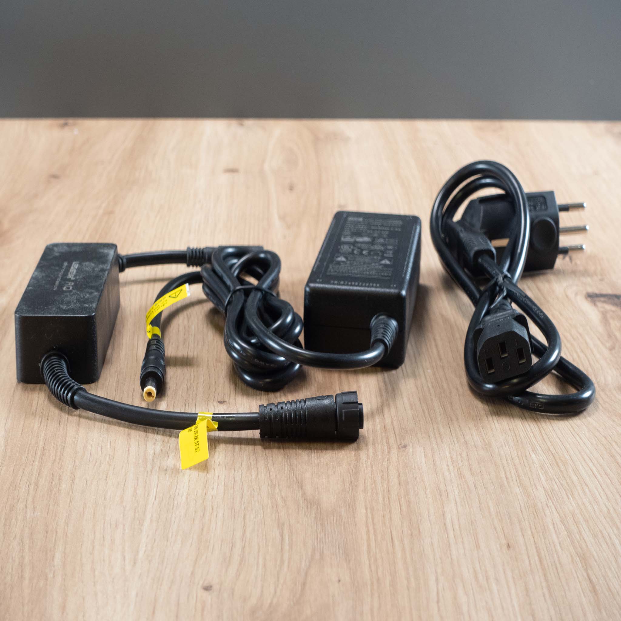 Netzteil_Stecker_Controller
