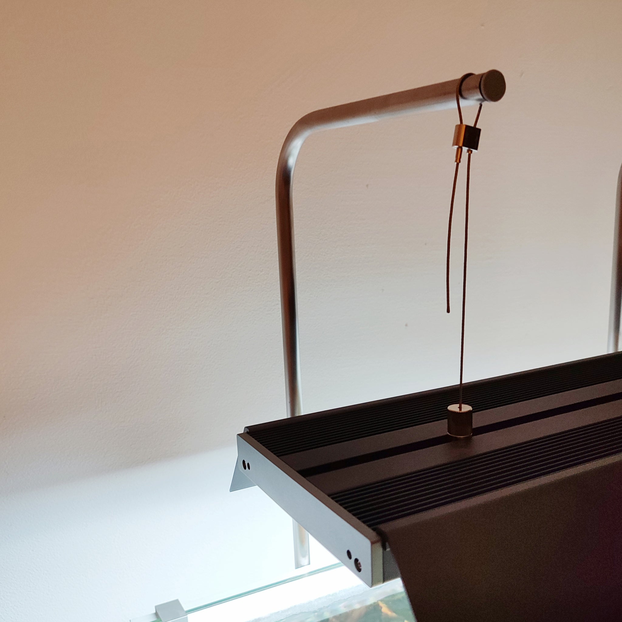 Aquarium-Light-Stand