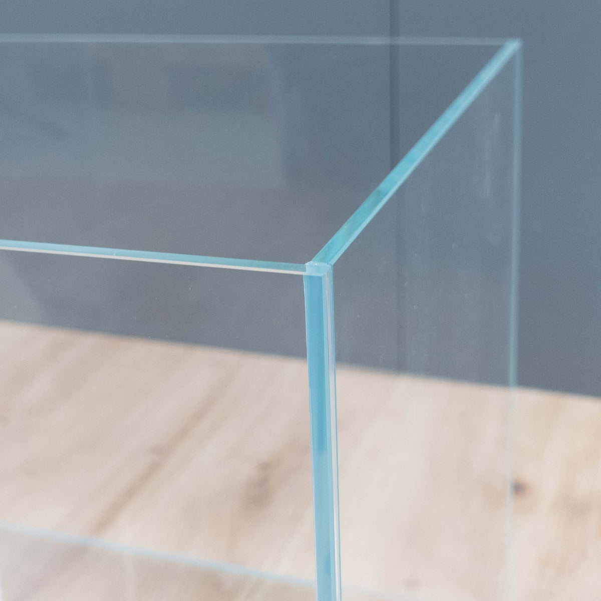 Ultra White Aquarium 35C