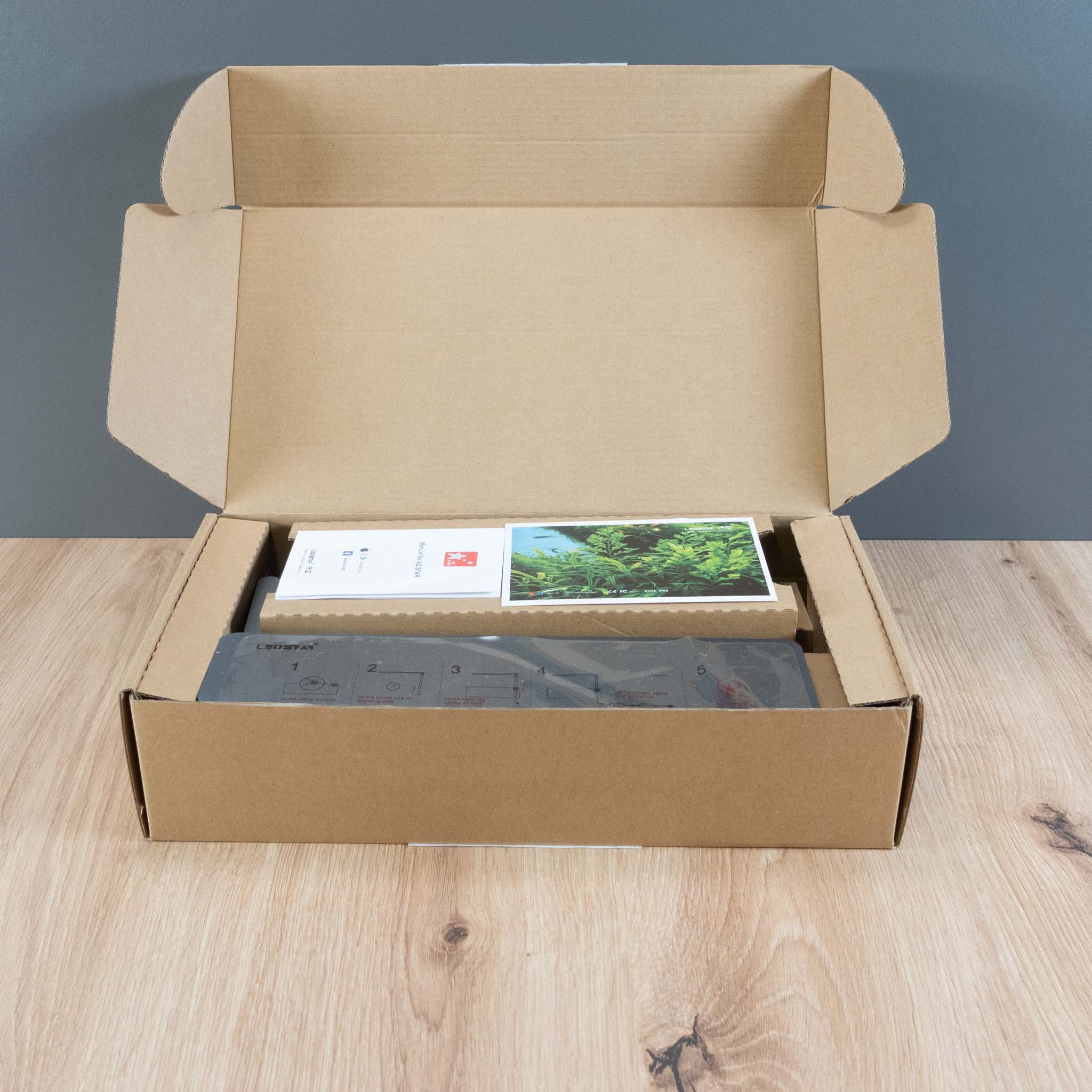 Ledstar-Nano-Aquarium-Verpackung-offen