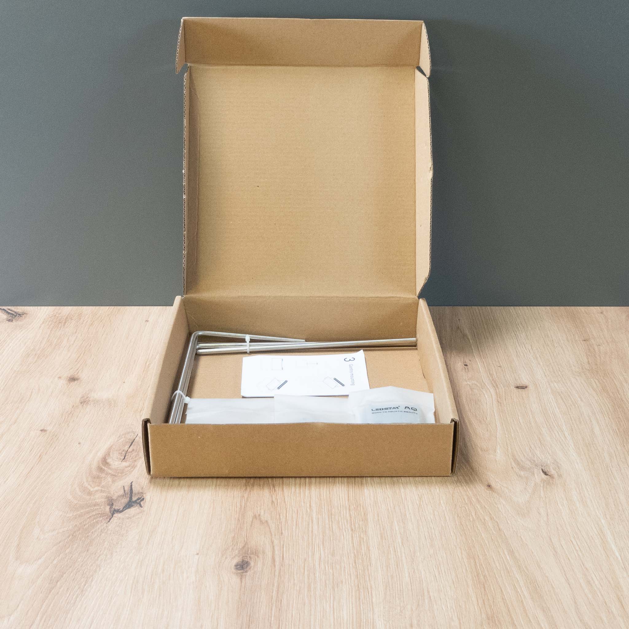 Ledstar_S_Pro-Halterung-Verpackung_offen