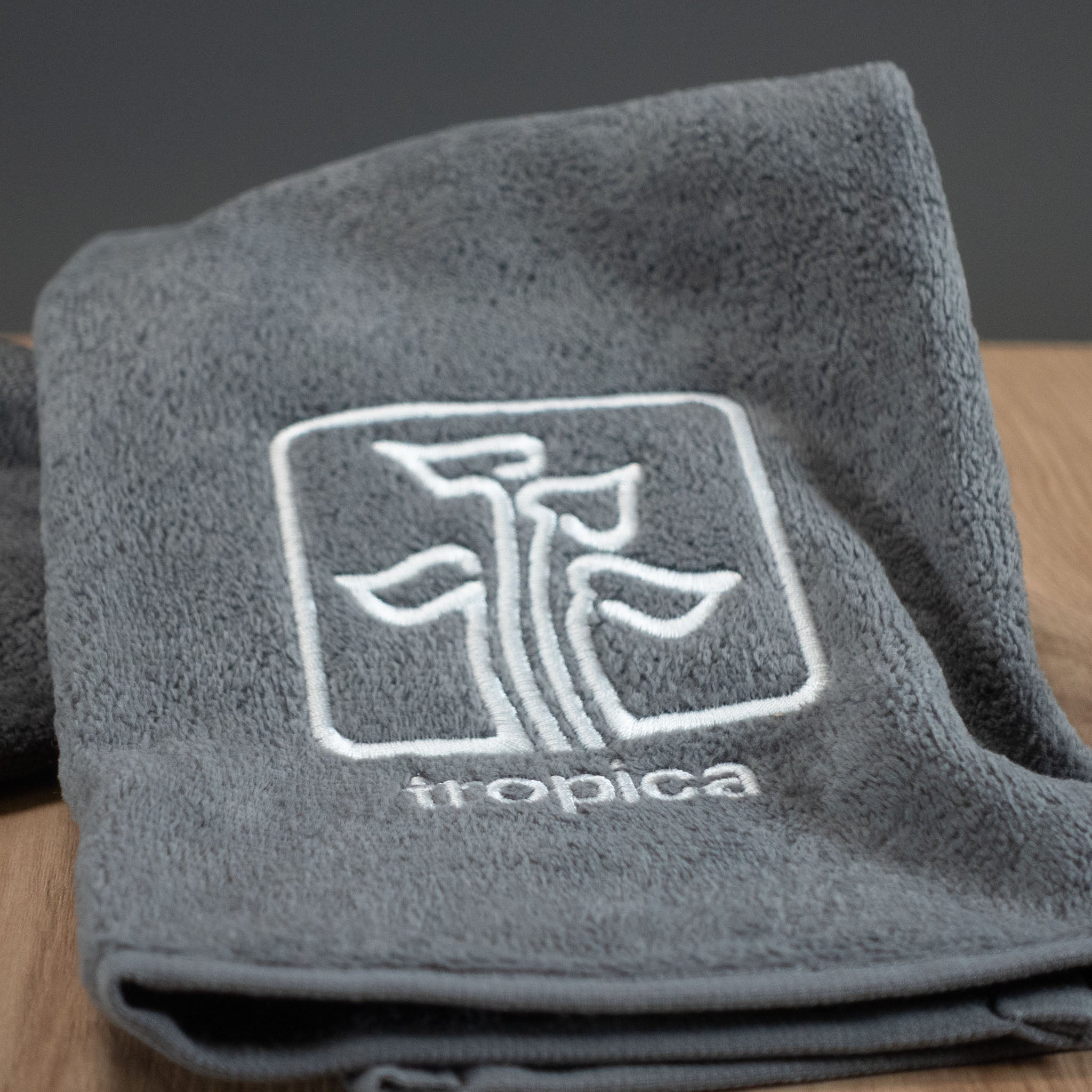 Tropica_Handtuch_Logo